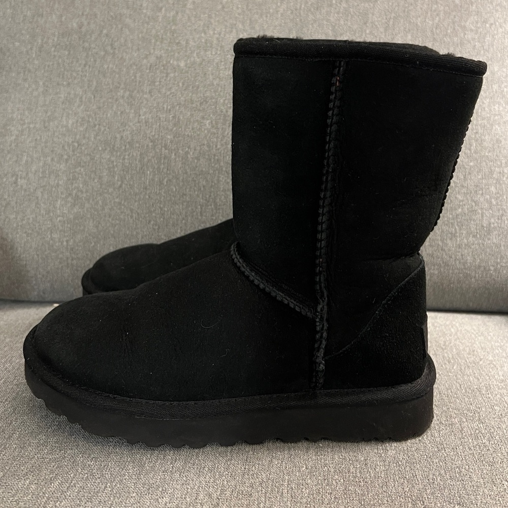Classic Ugg boots size 5